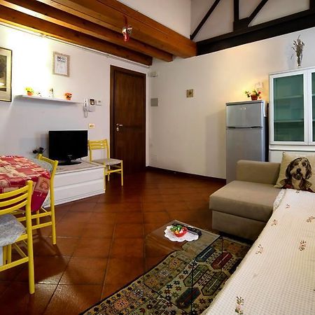 Holiday Treviso Suite Lombardi Экстерьер фото